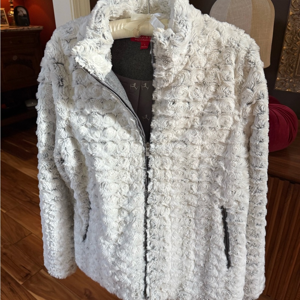 Women's Gray Textured Teddy Jacket.